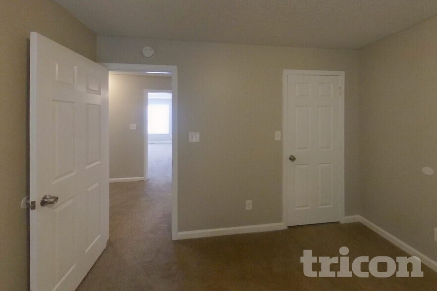 Building Photo - 7222 Brittany Way