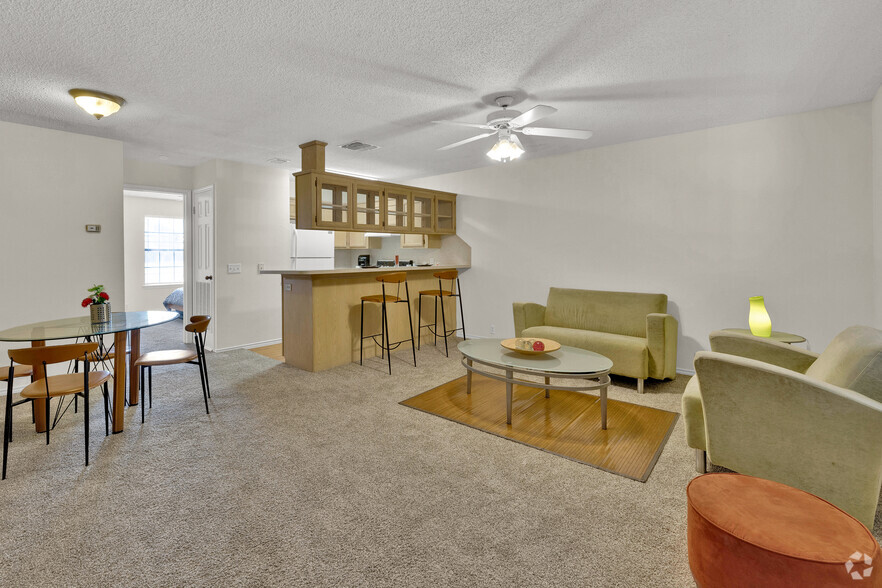 Living Room/Dining Room - Brentwood Apartments