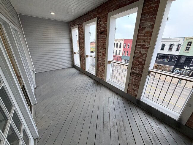 Building Photo - 45 S Monroe St