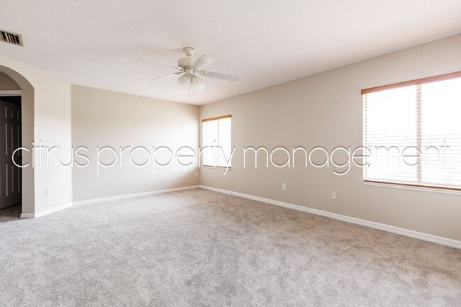 Building Photo - Spacious 4/3 in Independence Available Now!