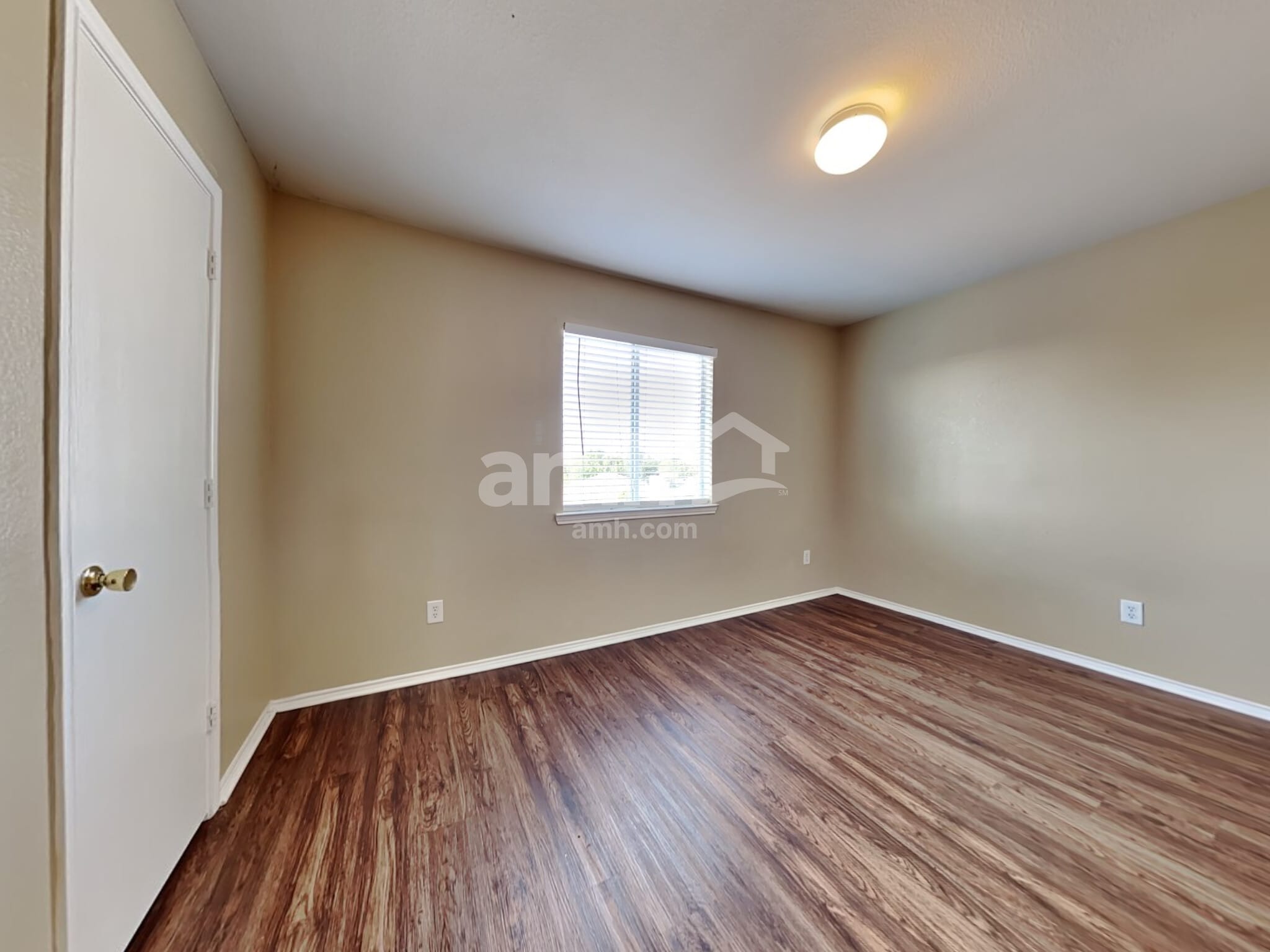 Building Photo - 1227 Wenatchee Dr