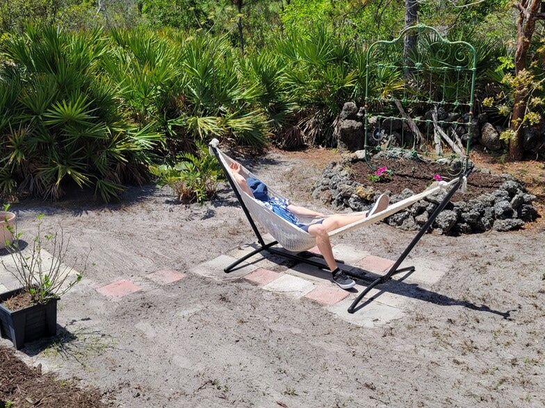 Back Yard Hammock - 11771 Tawas Ct