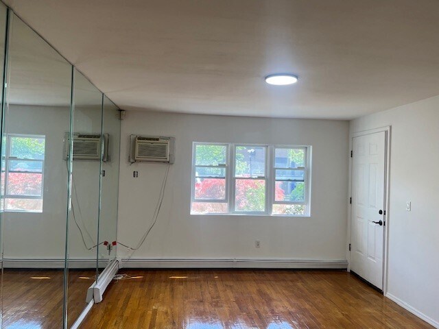 Living room - 13211 11th Ave