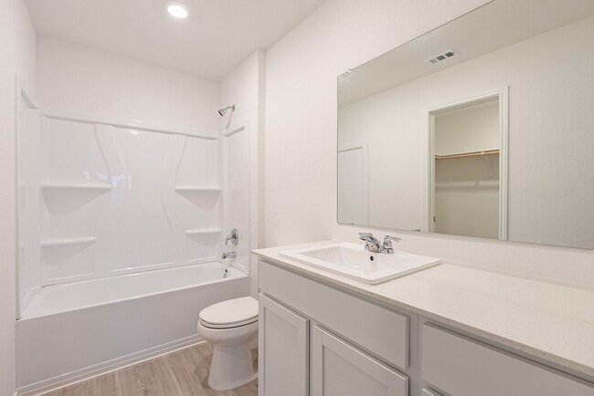 Building Photo - 240 Sambre St