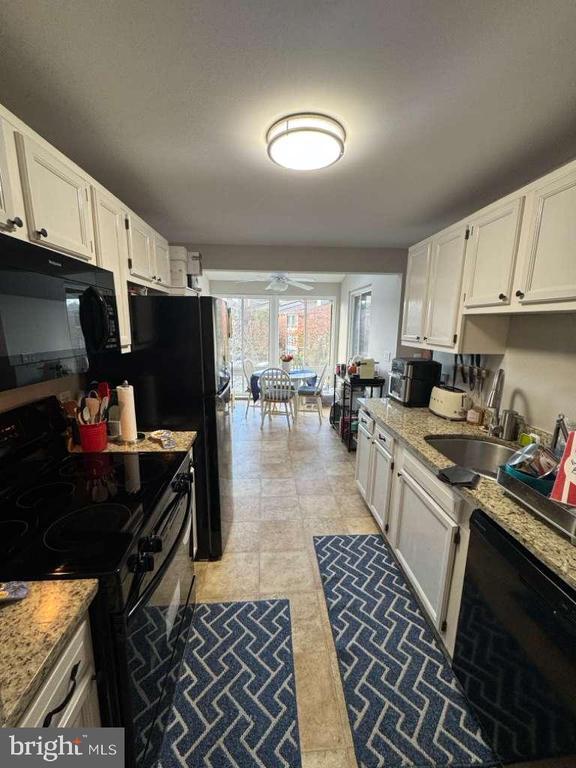 Building Photo - 18020 Chalet Dr