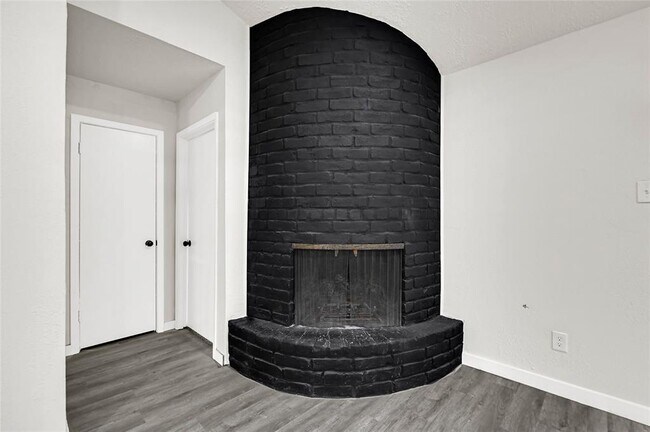 Building Photo - 11807 Oceanview St