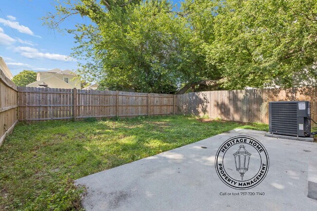 Building Photo - Charming 3-Bed Haven with 2.5 Baths in the Heart of Hampton!