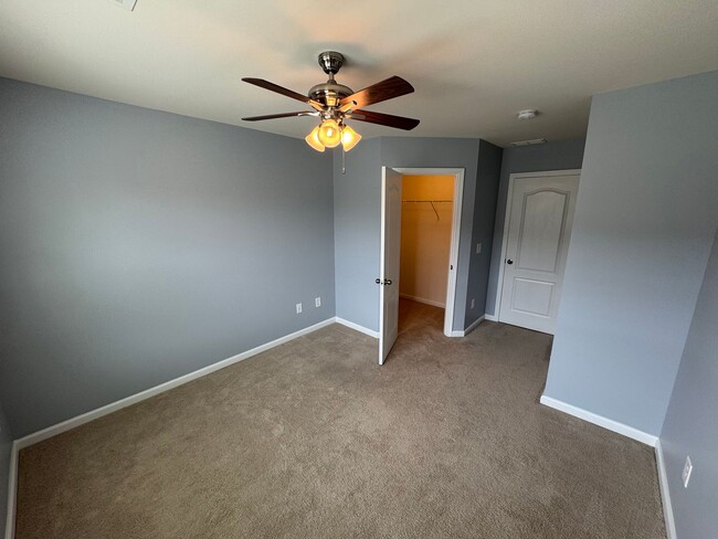 Building Photo - 4011 Black Walnut Wy