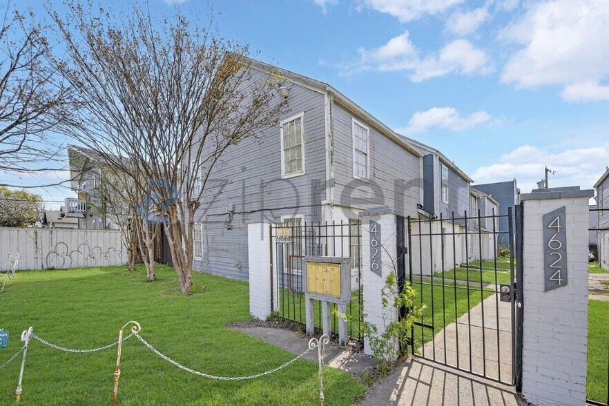 Building Photo - 4624 San Jacinto St