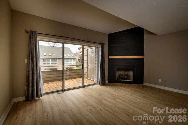 Building Photo - 14623 Waterside Dr