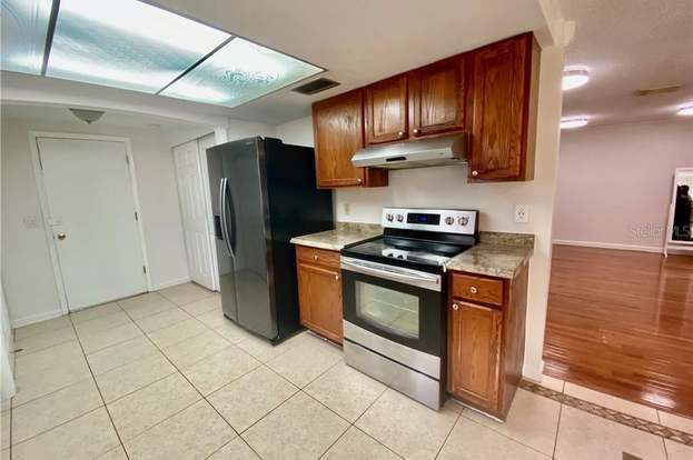 Building Photo - 16131 Manorwood Cir