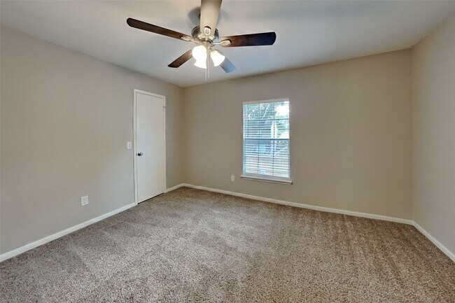 Building Photo - 1031 Cascade Creek Dr