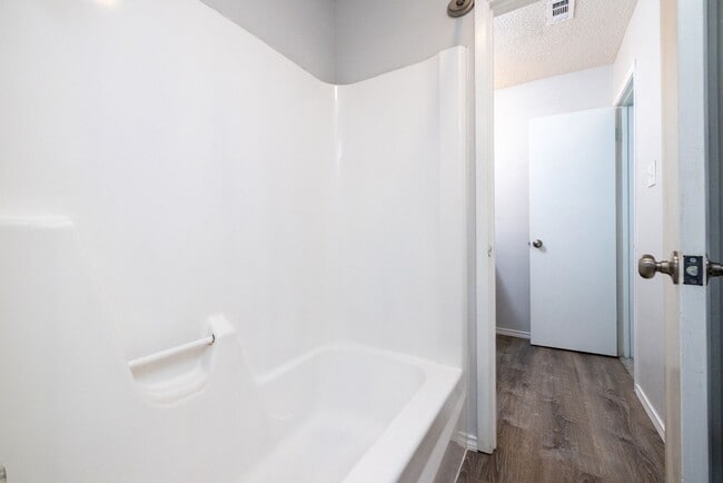 Building Photo - Remodeled Townhome with Granite & Stainless appliances