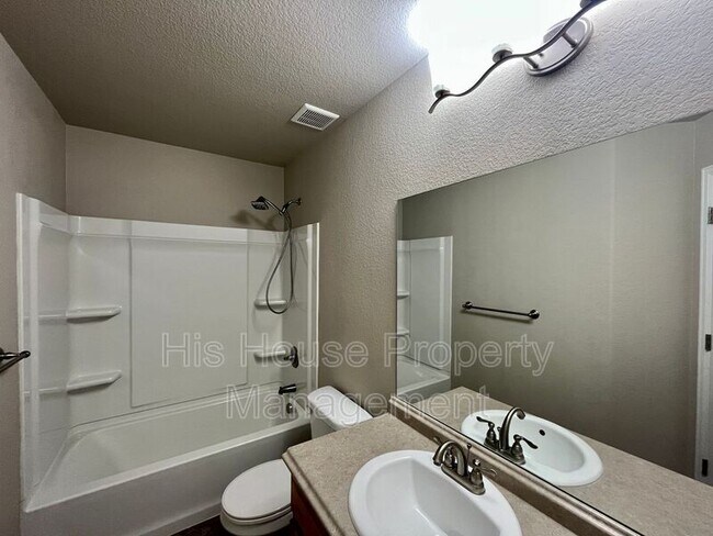 Building Photo - 842 Sunlight Peak Dr