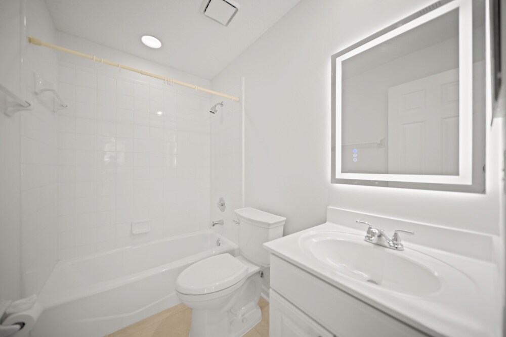 Building Photo - 10061 Vineyard Lake Rd E