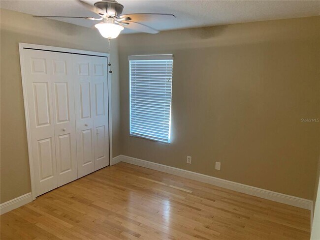Building Photo - 4527 Riverton Dr