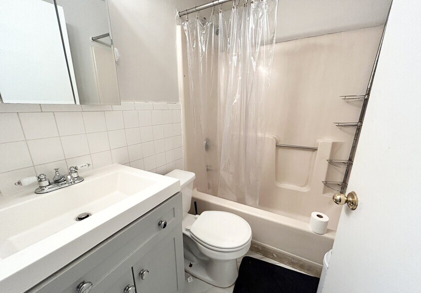 Building Photo - 90 Hammond St