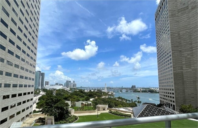 Building Photo - 335 S Biscayne Blvd
