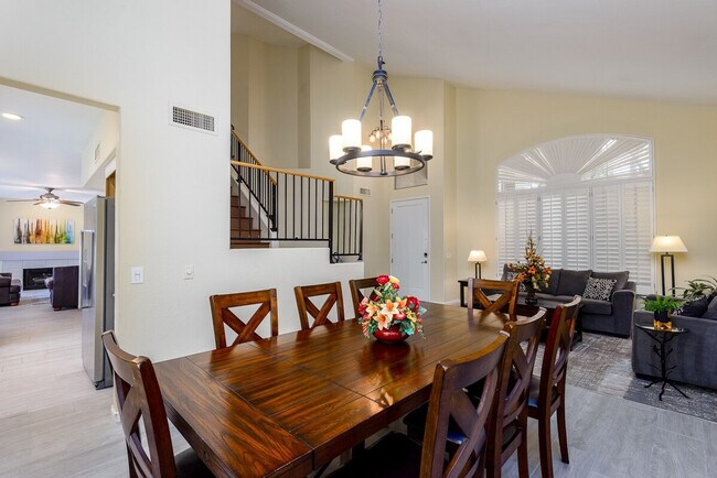 Building Photo - 6417 E Marilyn Rd