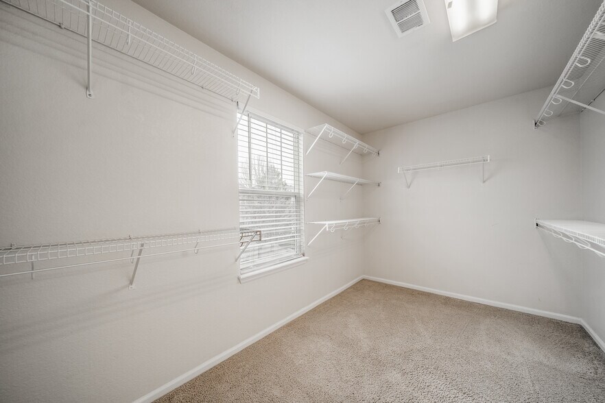 Building Photo - 11598 S Maiden Hair Way