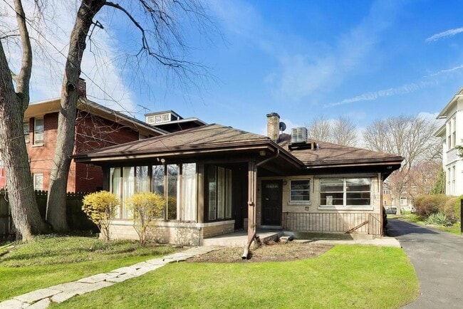 Building Photo - 545 Thatcher Ave