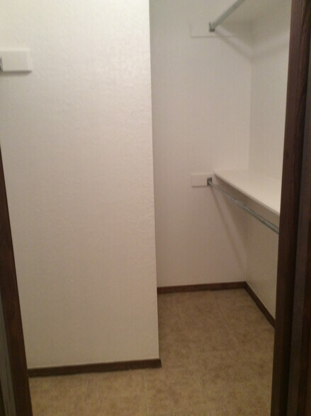 Building Photo - 12117 Foxglove Ct
