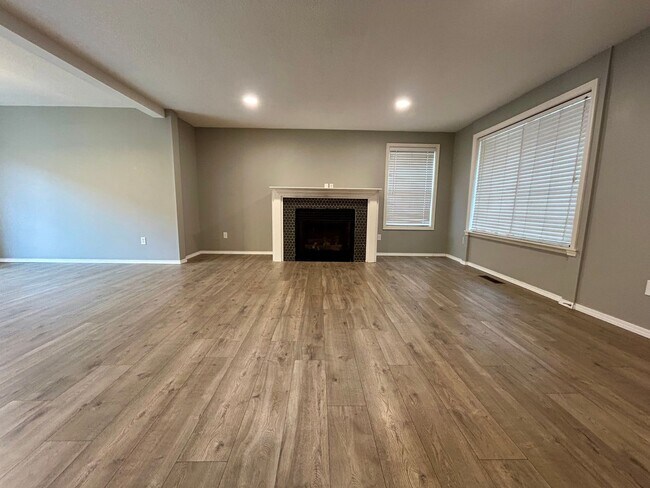 Building Photo - Welcome to this charming 3-bedroom, 2.5-bathroom house located in Vancouver, WA!