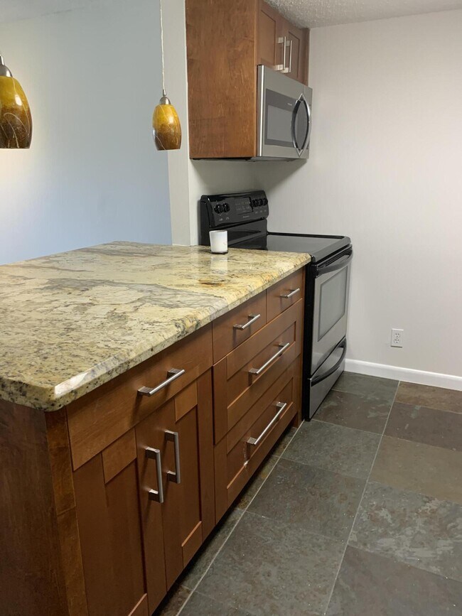 Building Photo - 6315 La Costa Dr