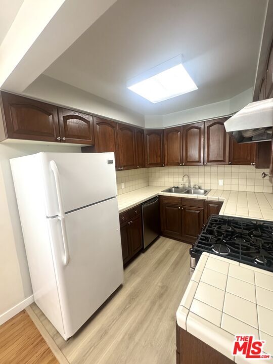 Building Photo - 4804 Bellflower Ave