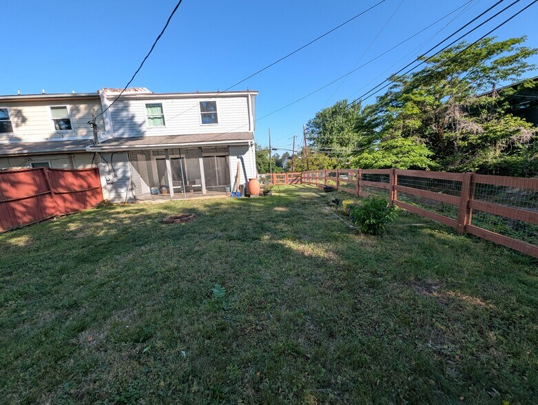 Building Photo - 800 Ridge St