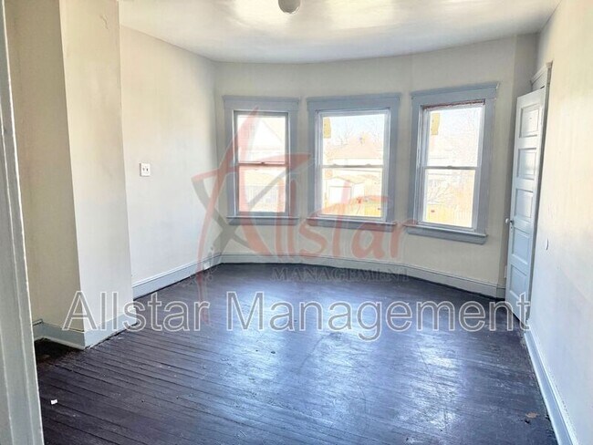Building Photo - 1374 E 94th St