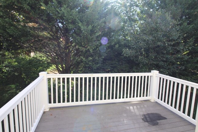 Building Photo - 351 Emerson Ln