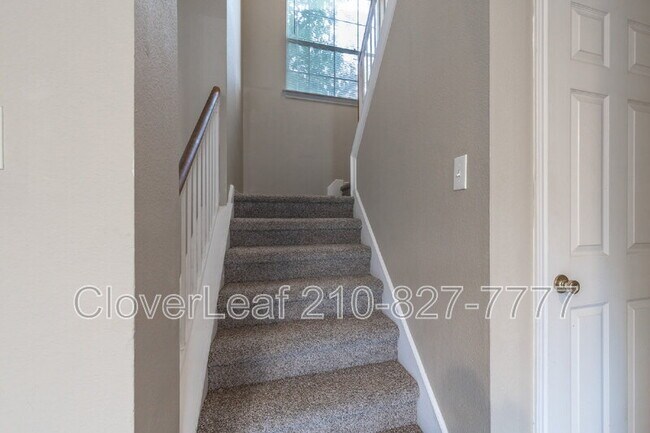 Building Photo - 7121 Lynn Lake Dr