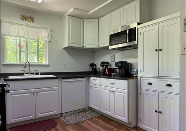 Building Photo - 328 Minckler Ave