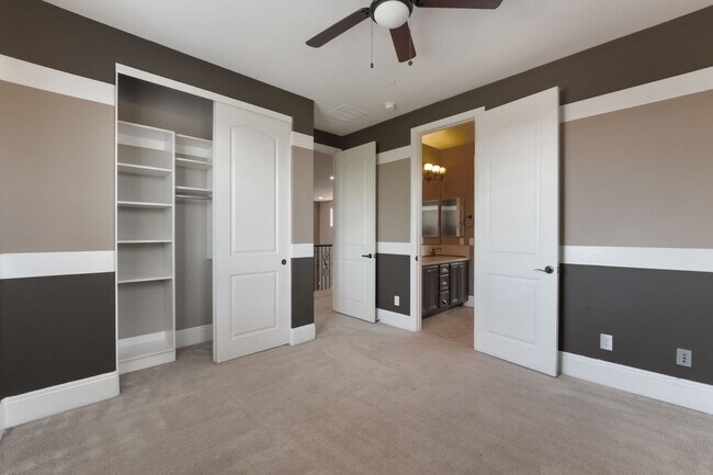 Building Photo - Elegant model home at Club Madeira!