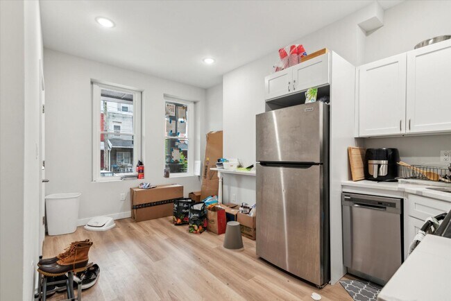 Building Photo - 649 N 33rd St