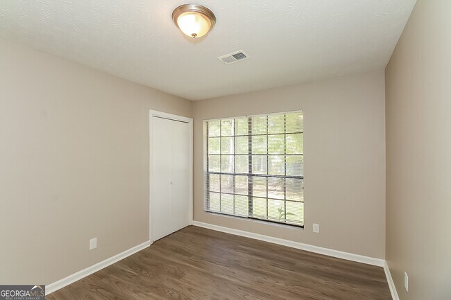 Building Photo - 821 Duke Ct