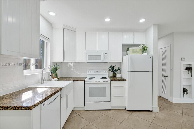 Building Photo - 3033 NE 20th Terrace
