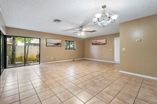 Building Photo - 2780 Norfolk Pine Ct