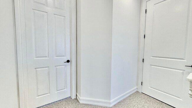 Building Photo - 810 3rd Ave N