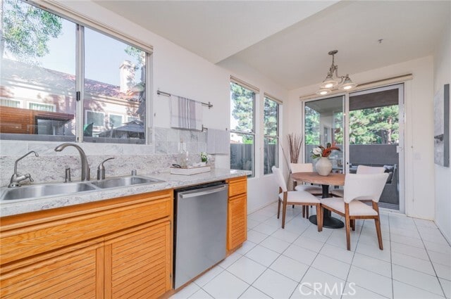 Building Photo - 2 Ellisworth Aisle