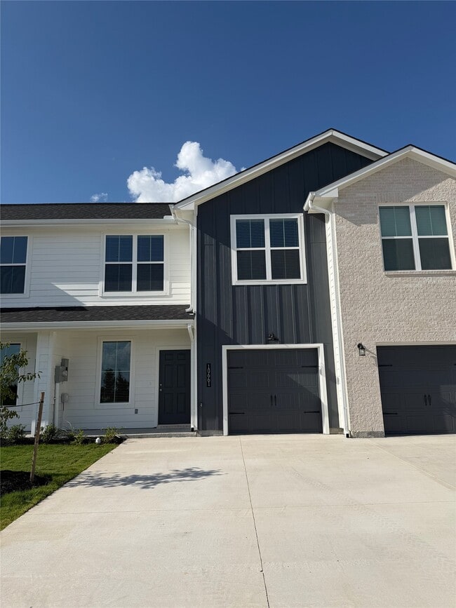 Building Photo - 10661 Berry Br Ln