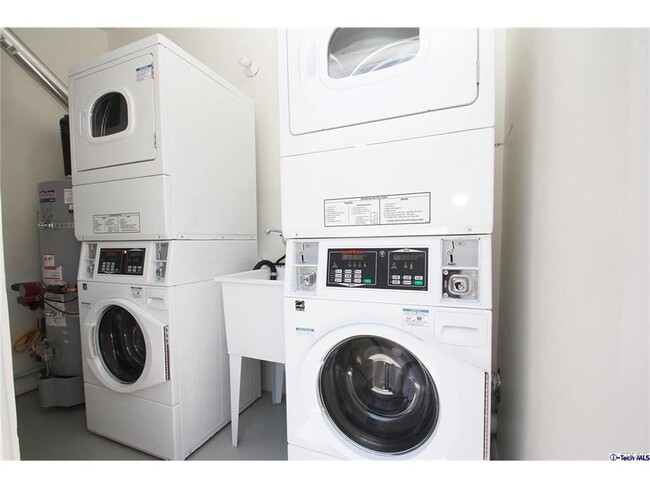 Building;s Laundry Room - 334 Cameron Pl