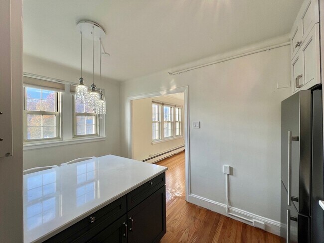 Building Photo - 1450-1454 Beacon St