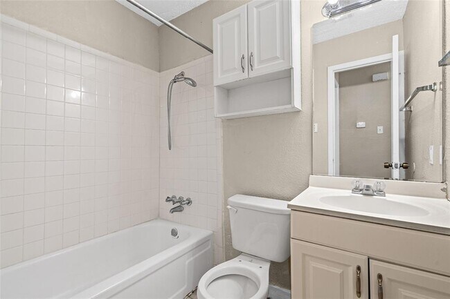 Building Photo - 2809 Parker Ln