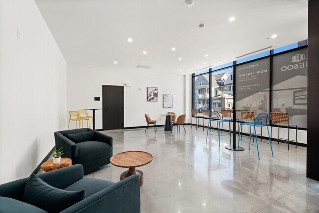 Building Photo - 600 Broadway