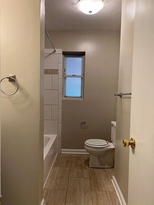 Building Photo - 3 Bedroom / 2 Bath in Dalraida