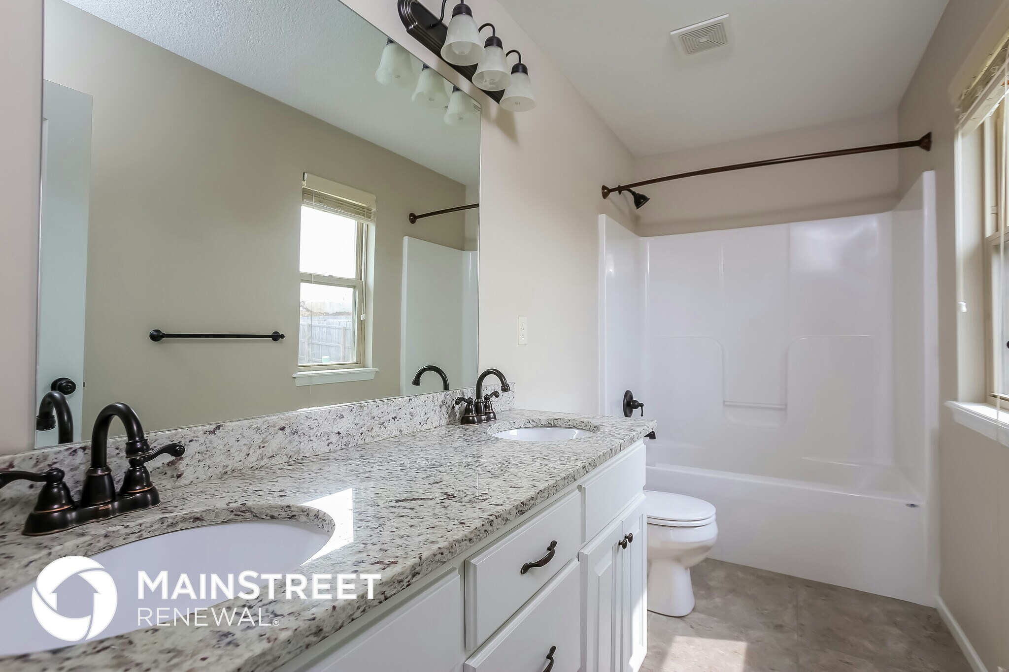 Building Photo - 1401 NW High View Dr