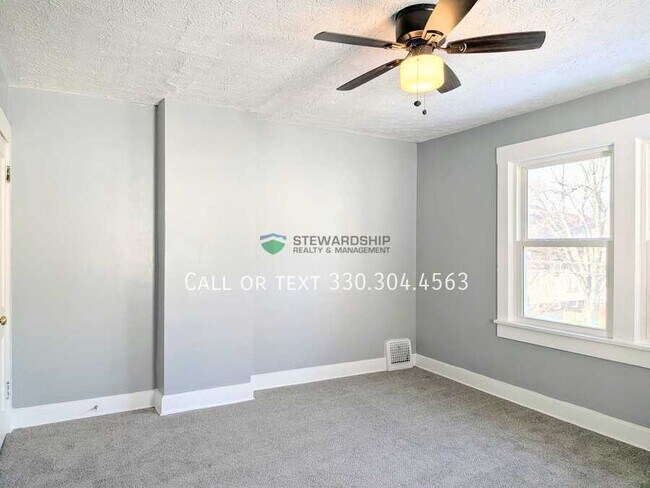 Building Photo - 1414 16th St NW