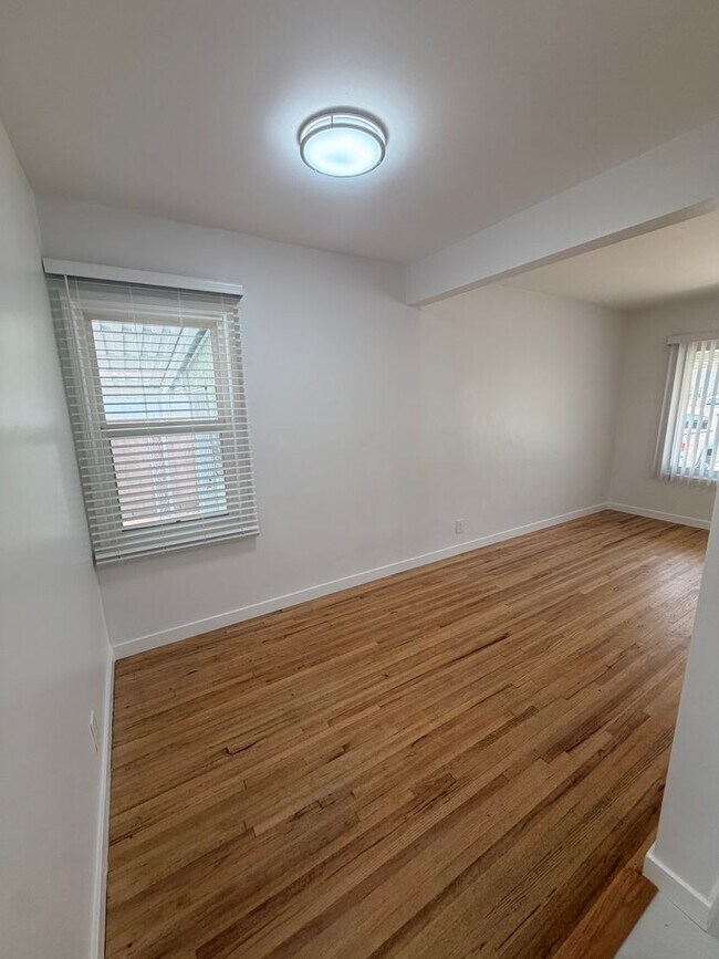 Building Photo - Remodeled 3 Bedroom Norwalk House For Rent!
